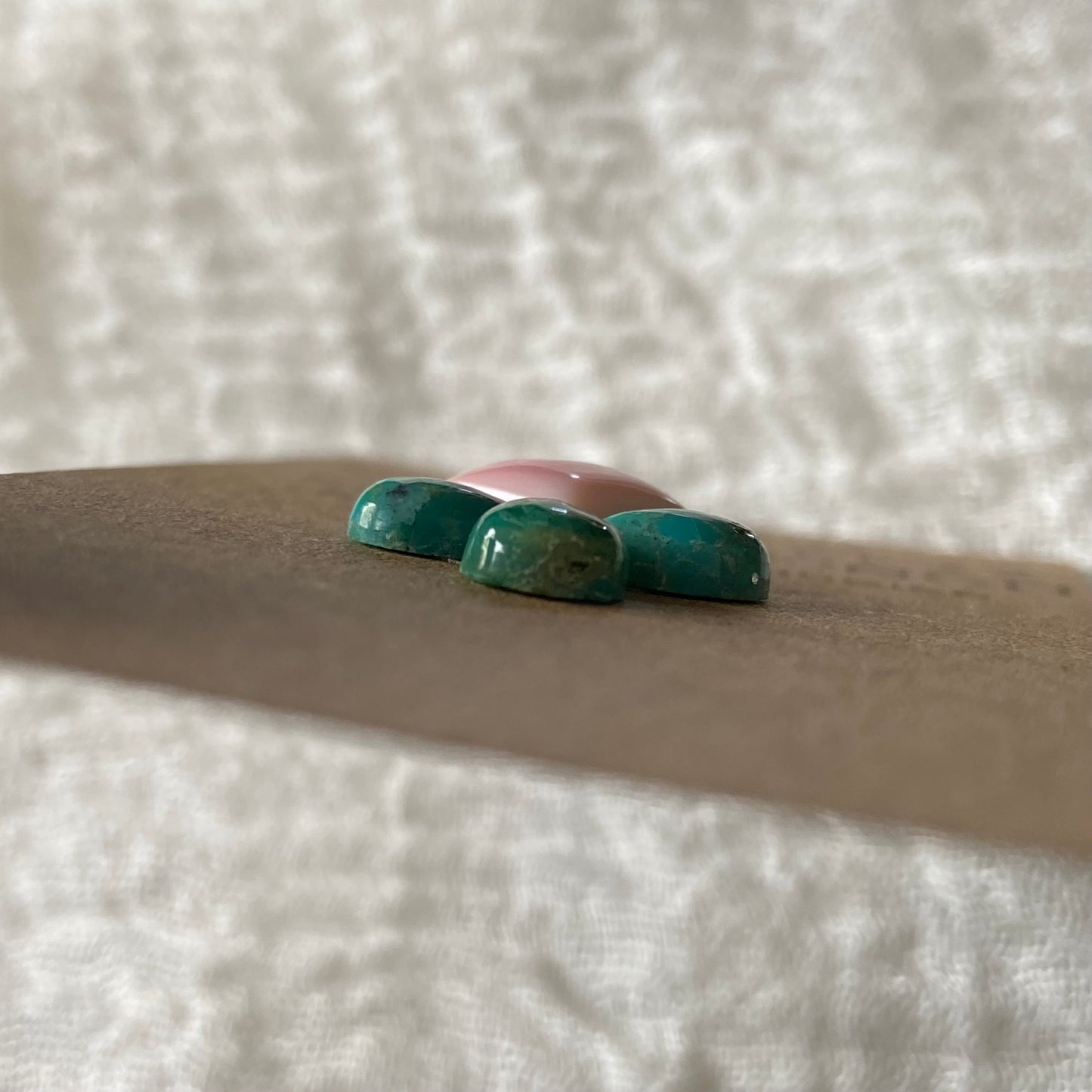Pink Conch / Kingman Turquoise Cabochon - PK22