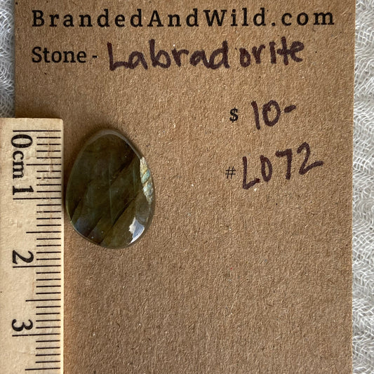 Labradorite Cabochon - L072
