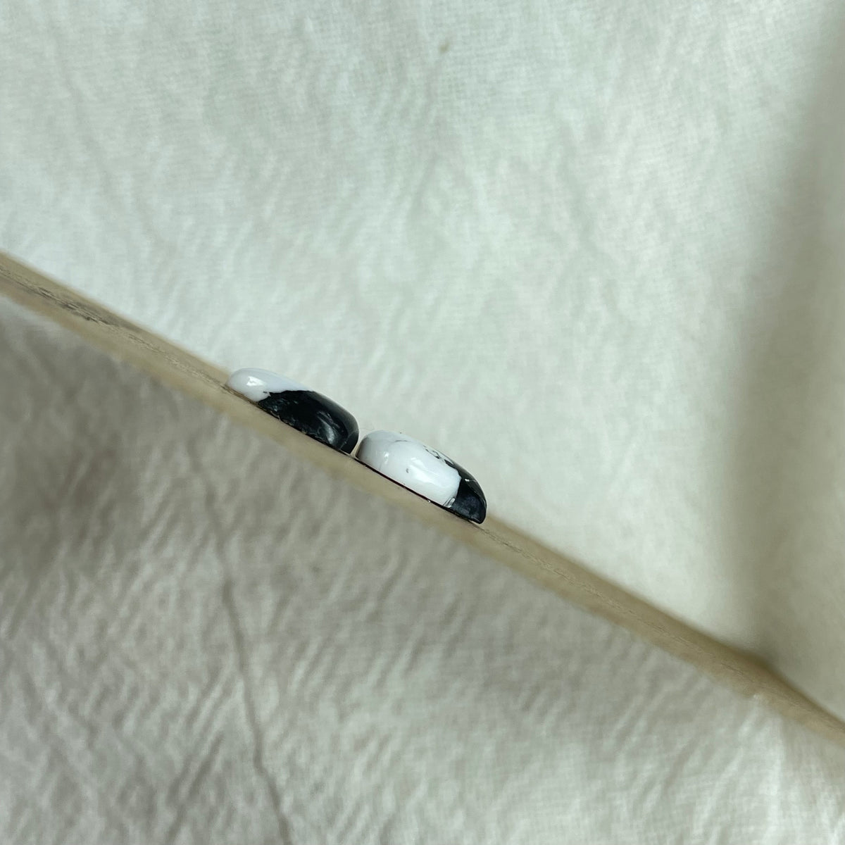 White Buffalo Cabochon - WB141 ADE47A84-D119-46C3-9147-20D8BC0F180C Brandedandwild.com