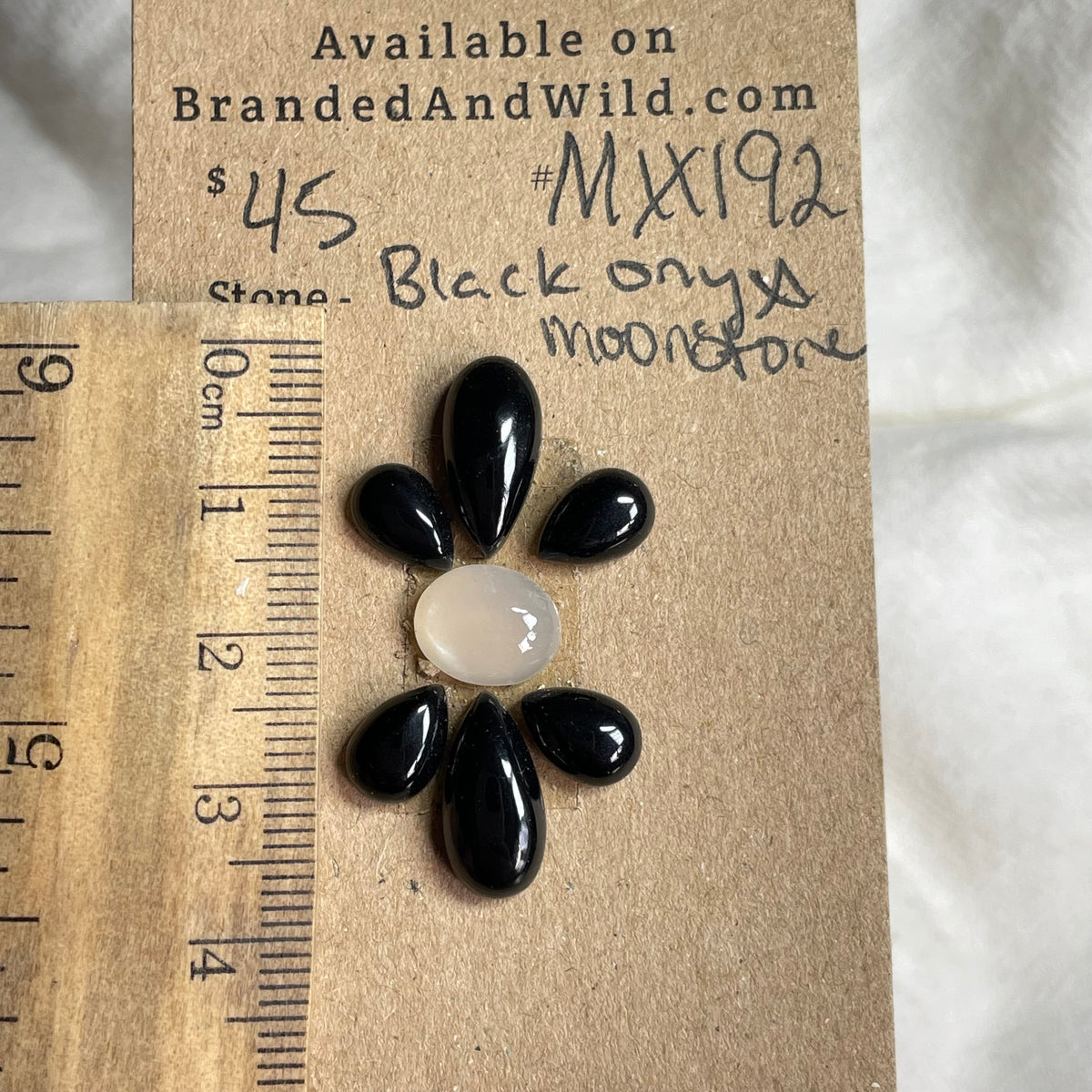 Black Onyx / Moonstone- Cabochon - Mix192 AE40CECA-814D-4F2A-B2C9-9AE3317620AC Brandedandwild.com