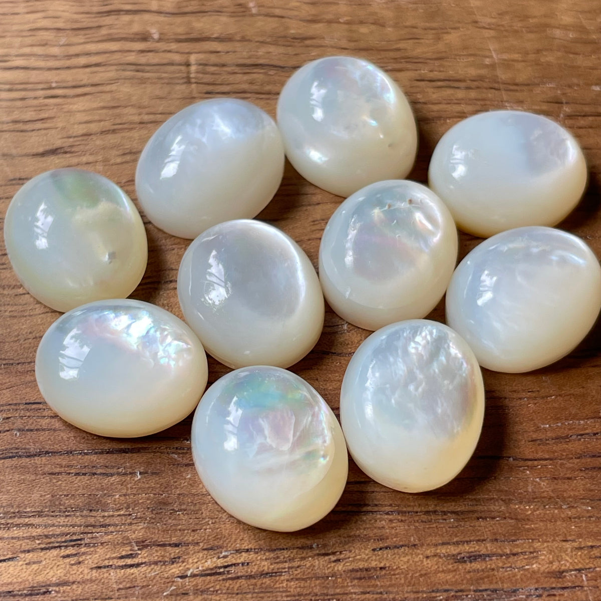 Mother of Pearl 10x12 Oval