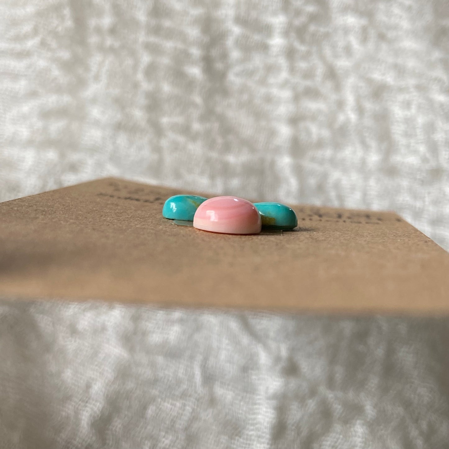 Pink Conch / Kingman Turquoise Cabochon - PK24