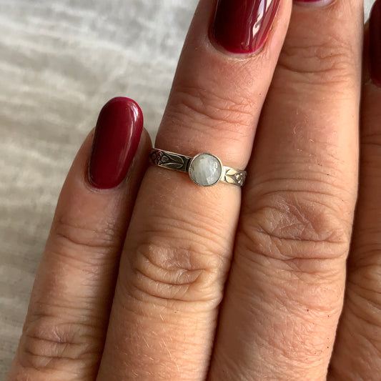 Sterling Silver Ring - R23  Size - 4