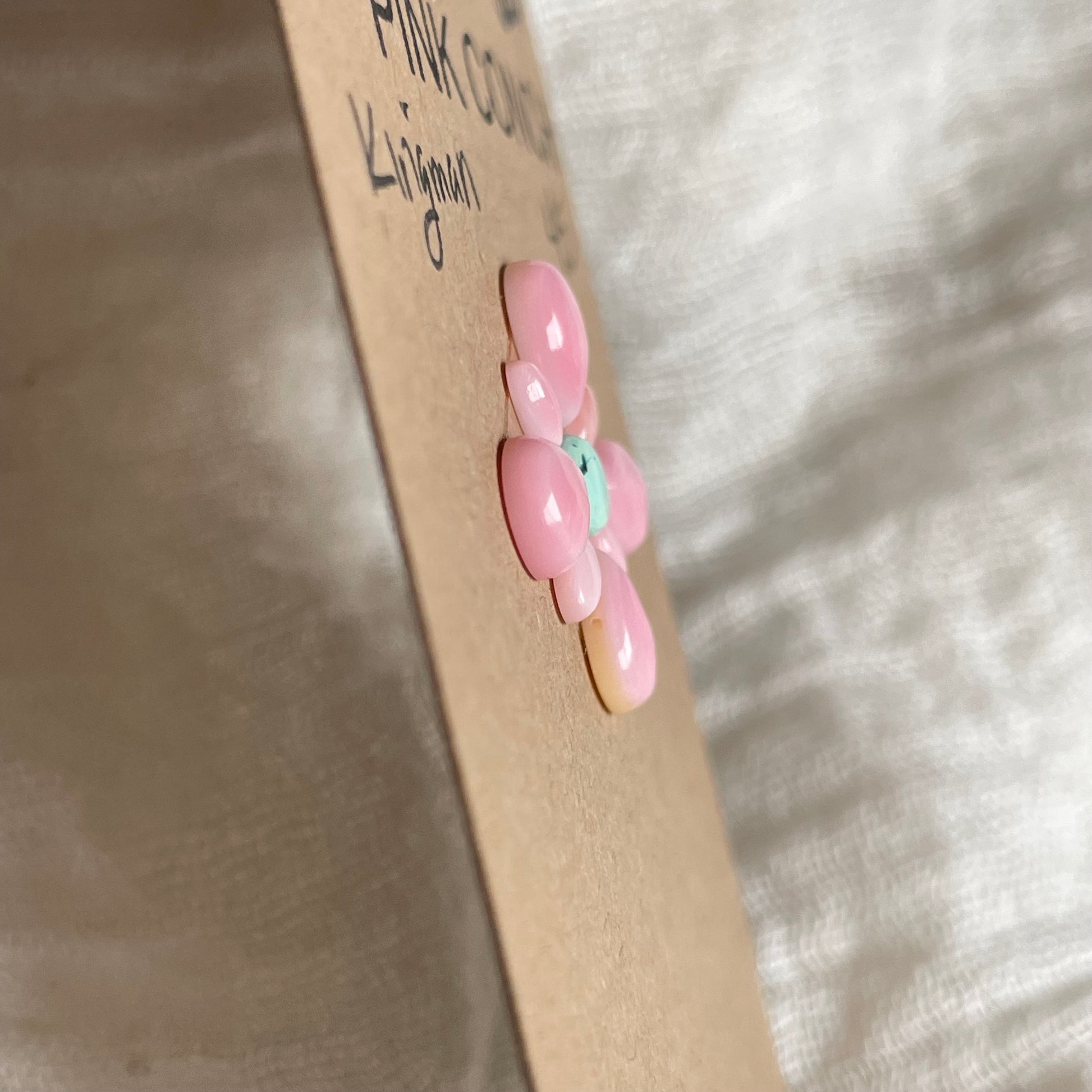Kingman Turquoise / Pink Conch Cabochon - Mix237 B86C0EFF-A885-4BE1-8EFD-77B8E44F136E Brandedandwild.com