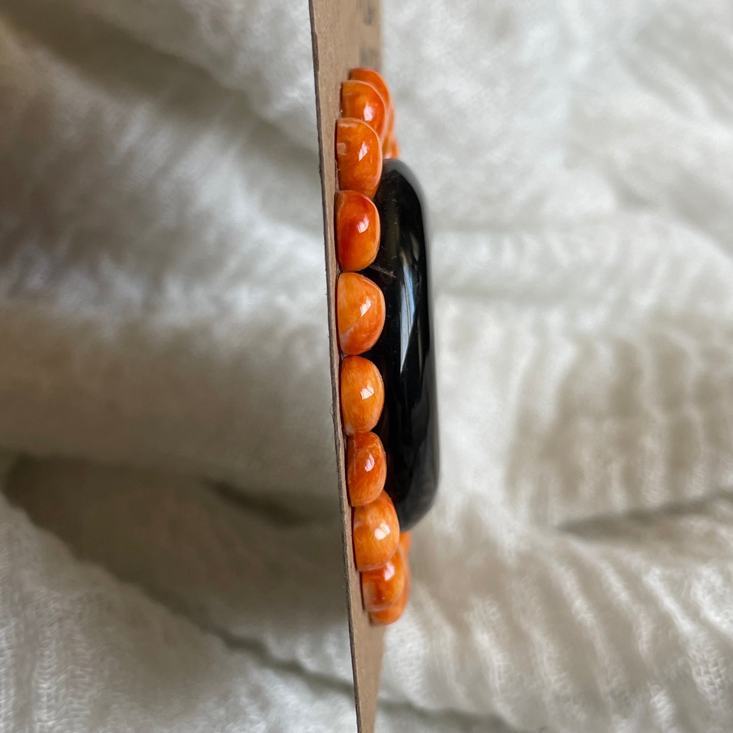 Oyster Shell / Black Onyx Cabochon - MIX231
