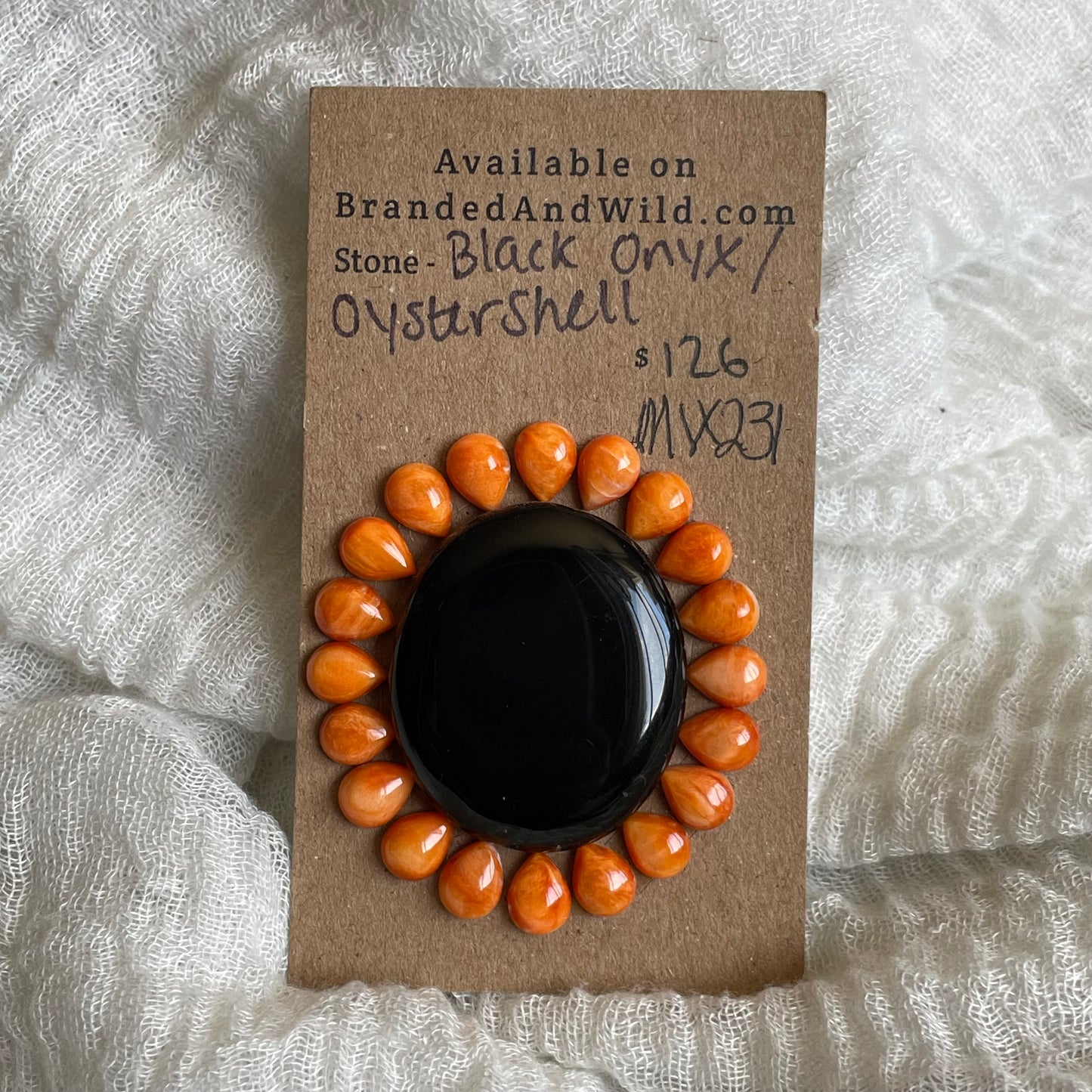 Oyster Shell / Black Onyx Cabochon - MIX231