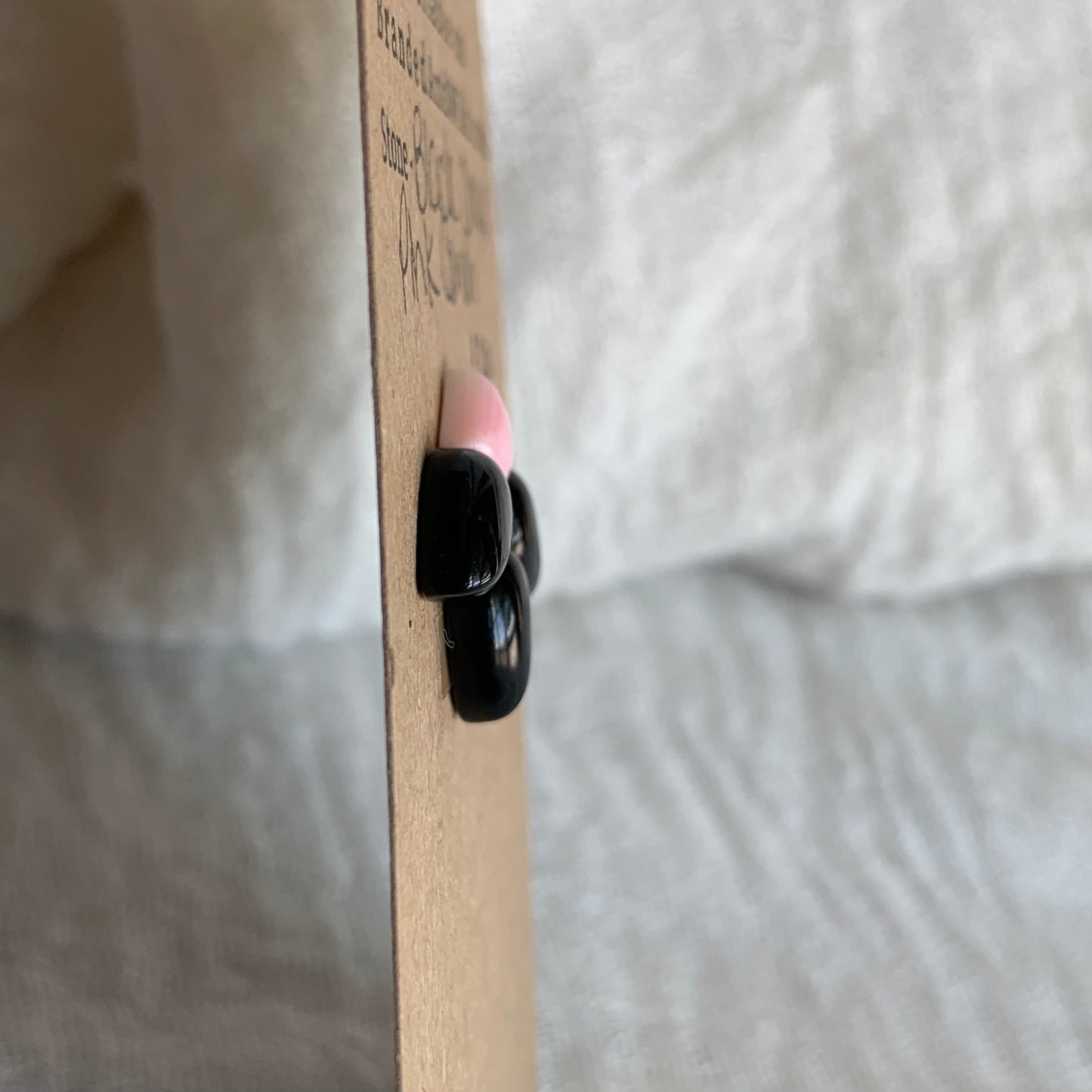 Pink Conch / Black Onyx Cabochon - Mix40