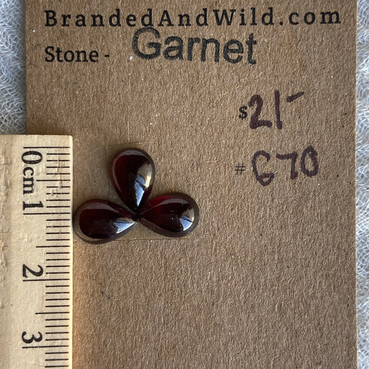 Garnet Cabochon - G70