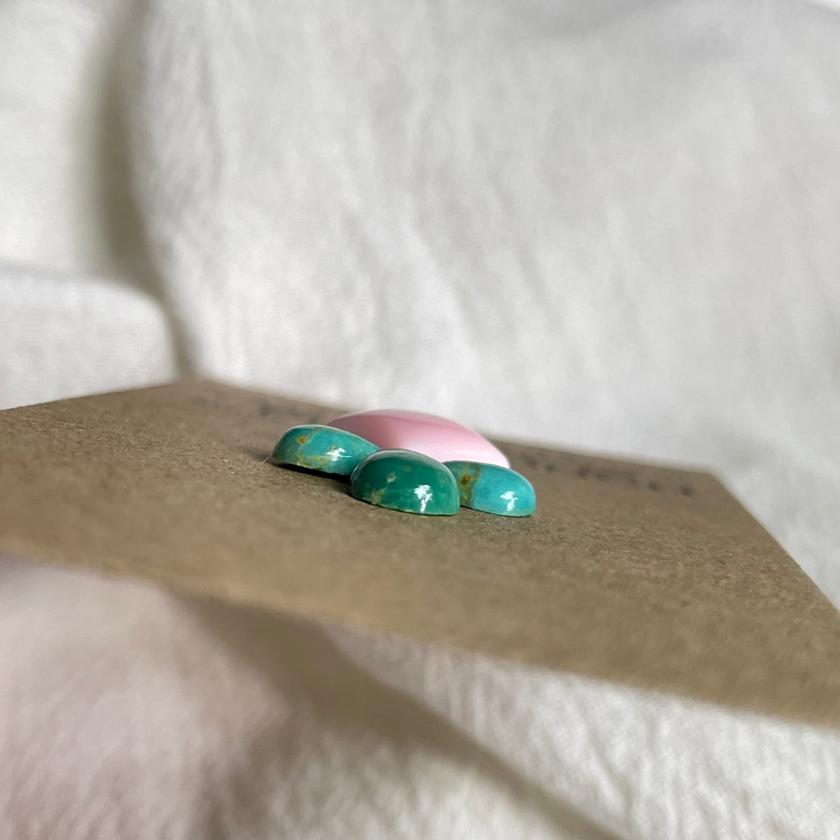 Pink Conch / Kingman Turquoise Cabochon - PK30
