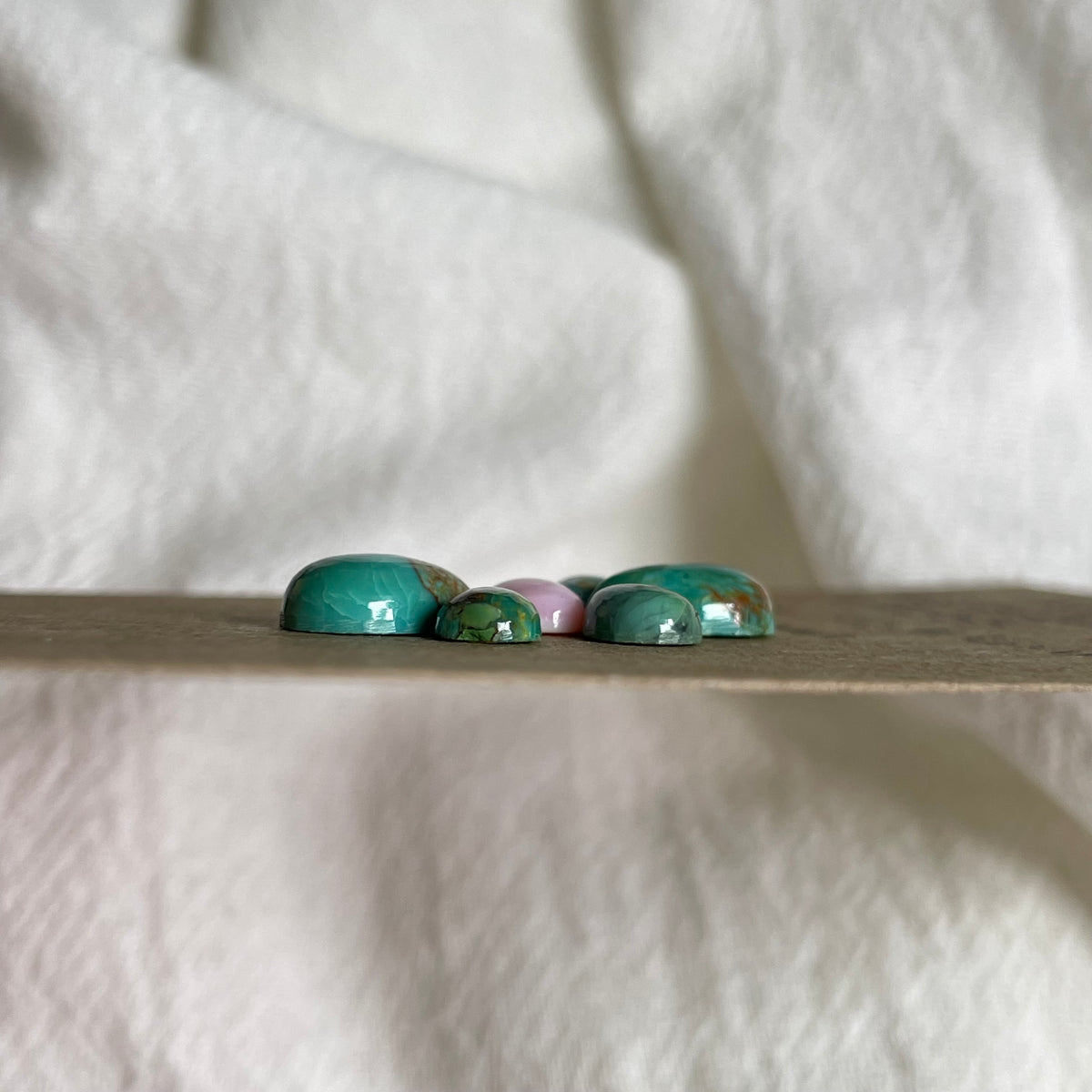 Pink Conch / Kingman Turquoise Cabochon - PK53
