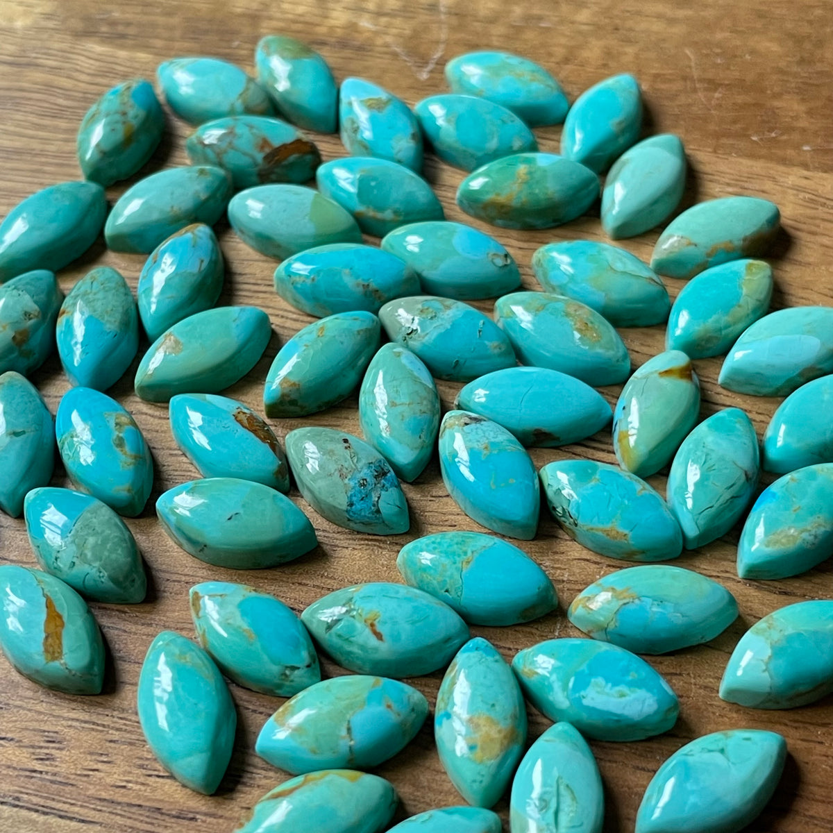 Kingman Turquoise 6x12 mm Marquise