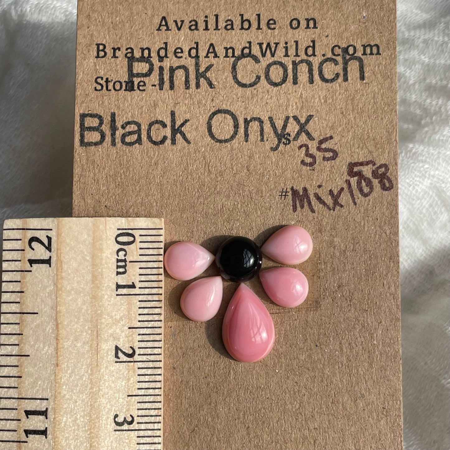 Pink Conch / Black Onyx Cabochon - Mix158