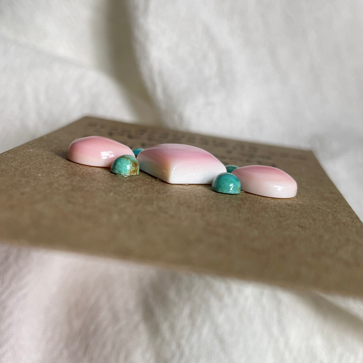 Pink Conch / Kingman Turquoise Cabochon - PK59