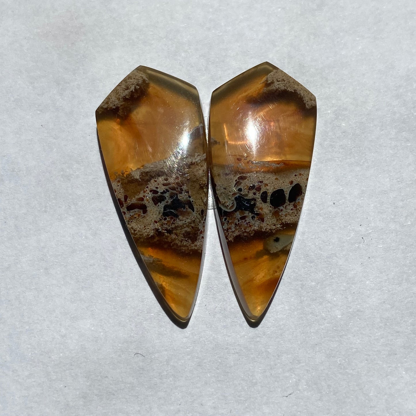 Amber Cabochon AM64