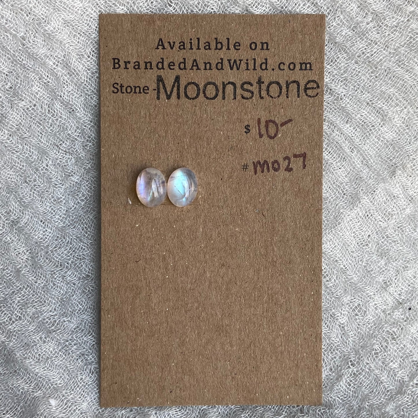 Moonstone cabochon - M027