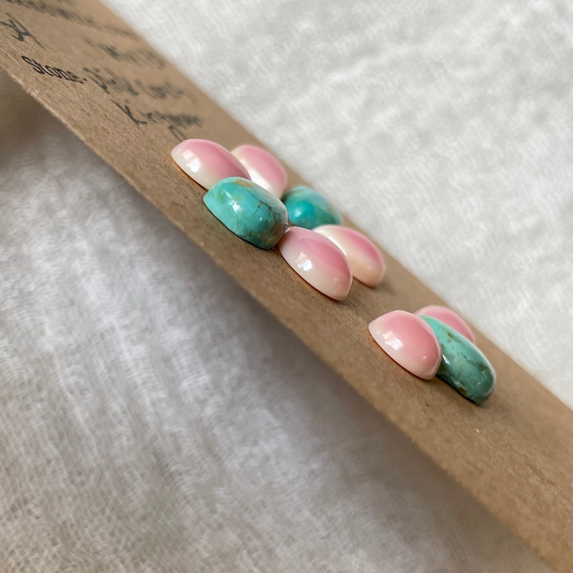 Kingman / Pink Conch Cabochon - Mix130 D4B7BE8A-941A-43CB-9BB2-5250581CEEA9 Brandedandwild.com