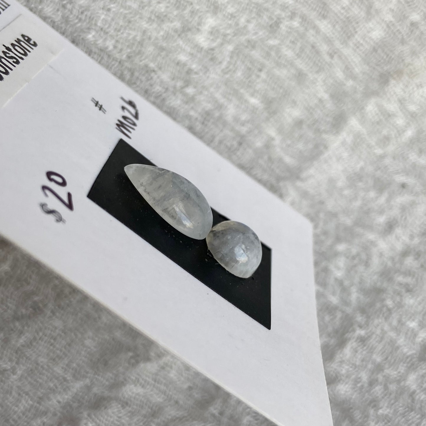 Moonstone cabochon - M026