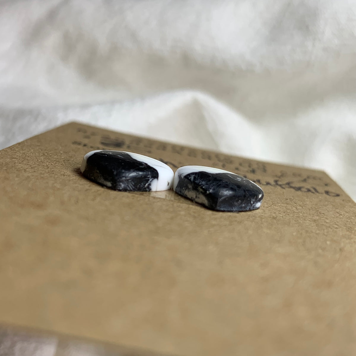 White Buffalo Cabochon - WB50 D56132F4-ED69-41D3-89A8-5E672791DB2B Brandedandwild.com