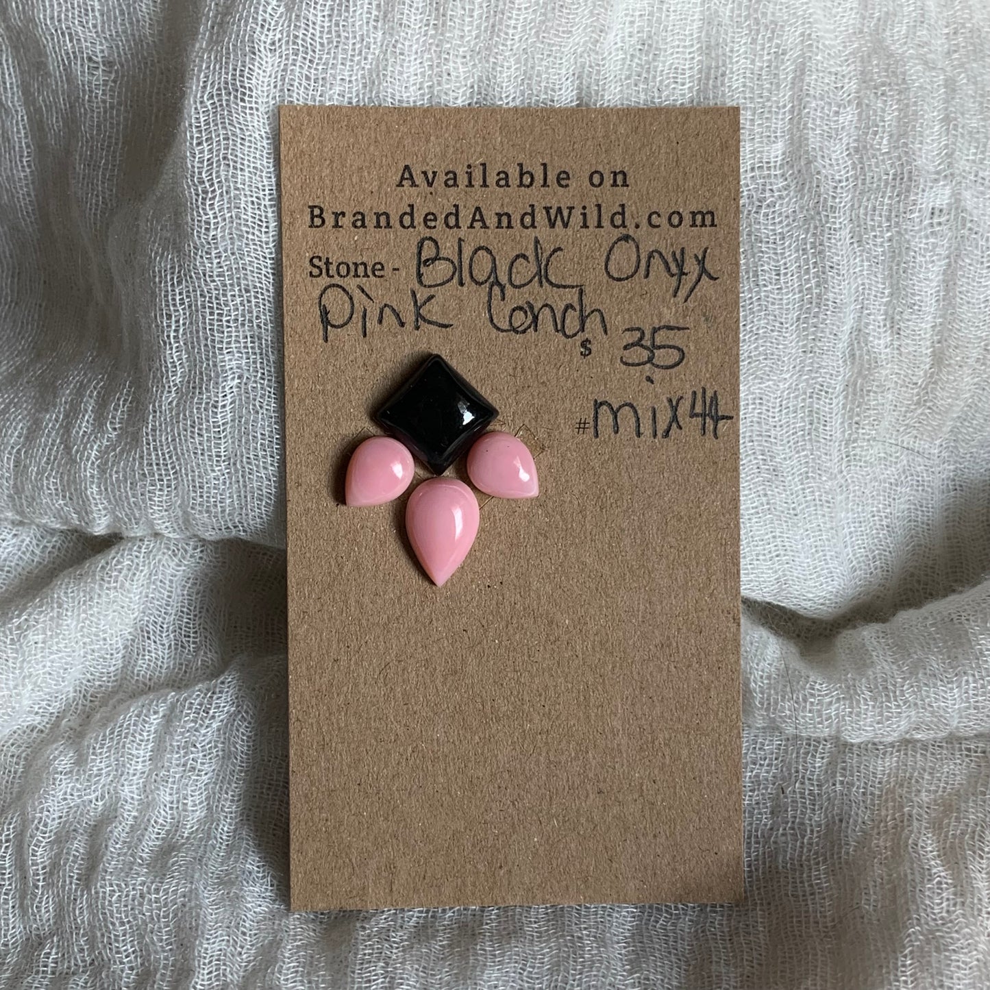 Black Onyx / Pink Conch Cabochon - Mix44