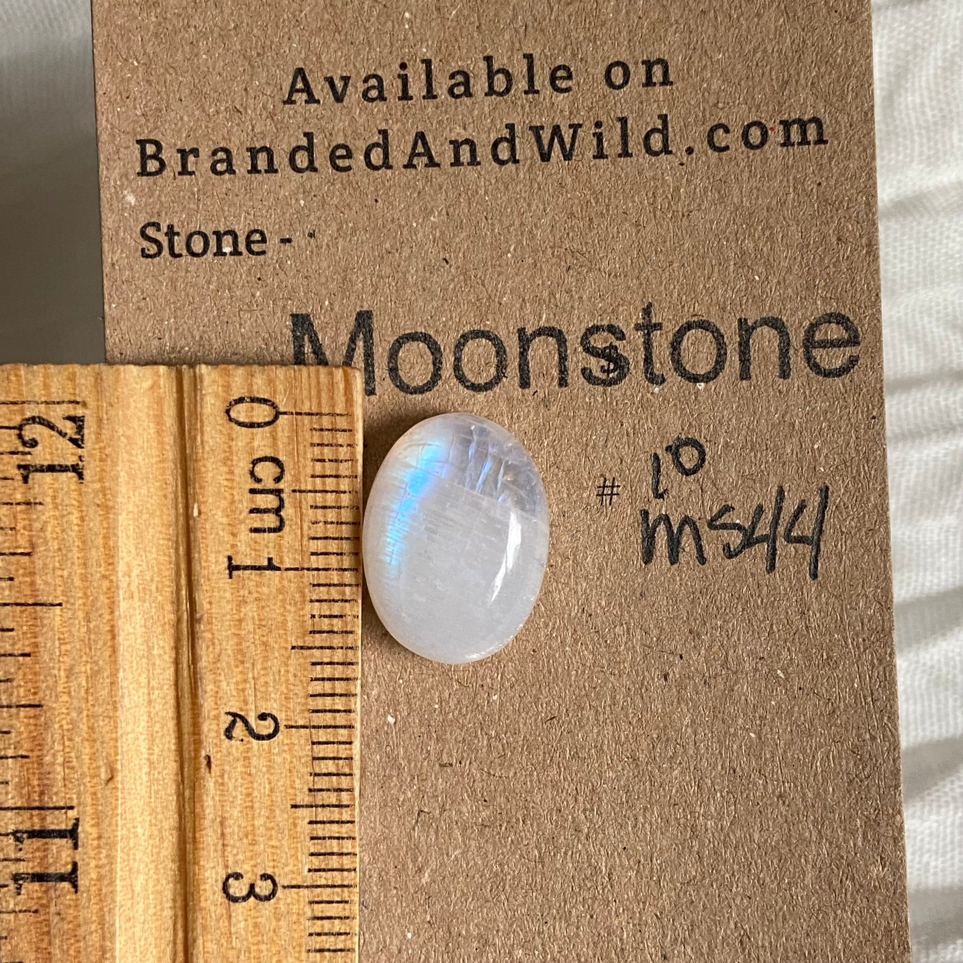 Moonstone cabochon - Ms44 D644590D-DB5E-4310-9B6A-51BC7DA00FE5 Brandedandwild.com