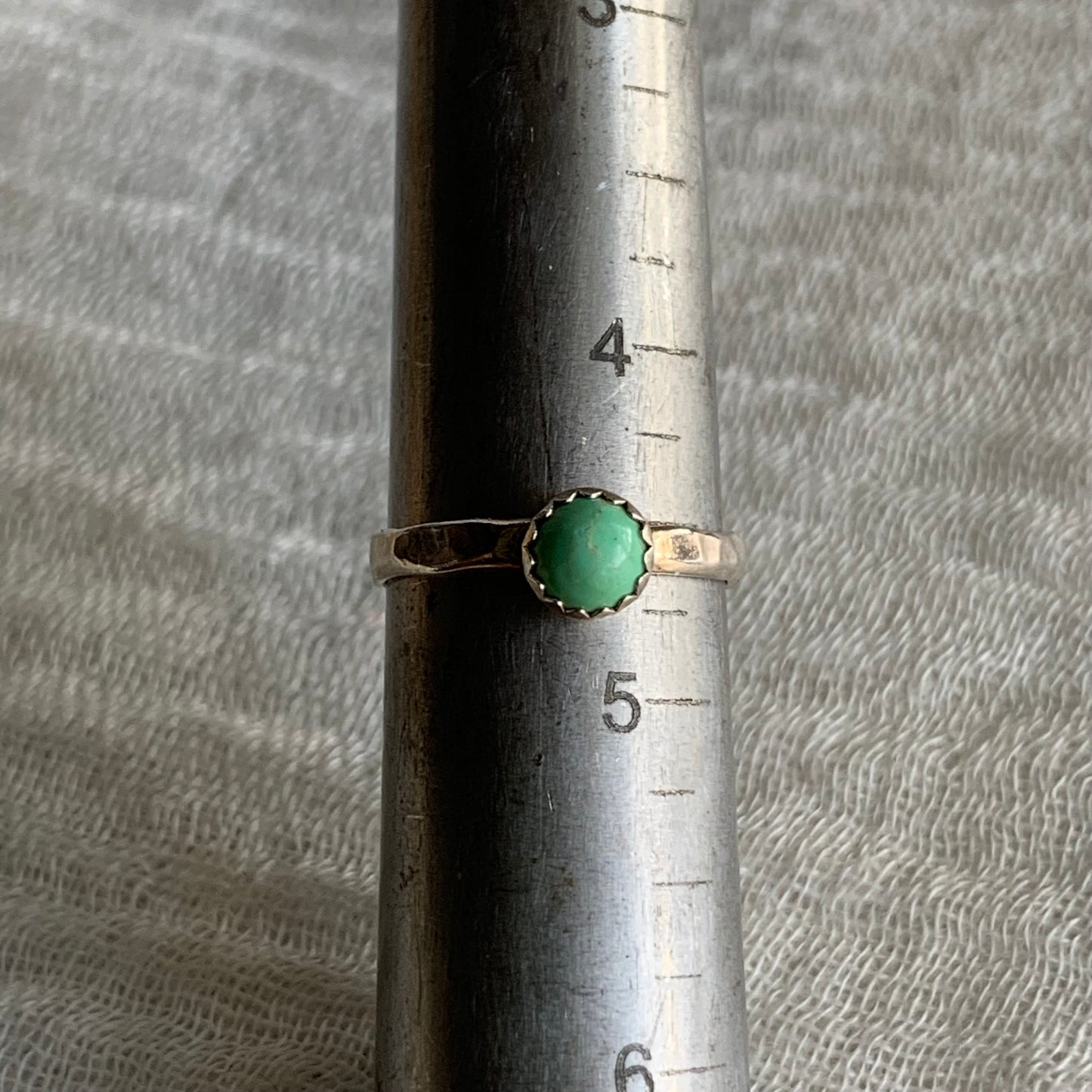 Sterling Silver Ring - R15  Size - 4.5