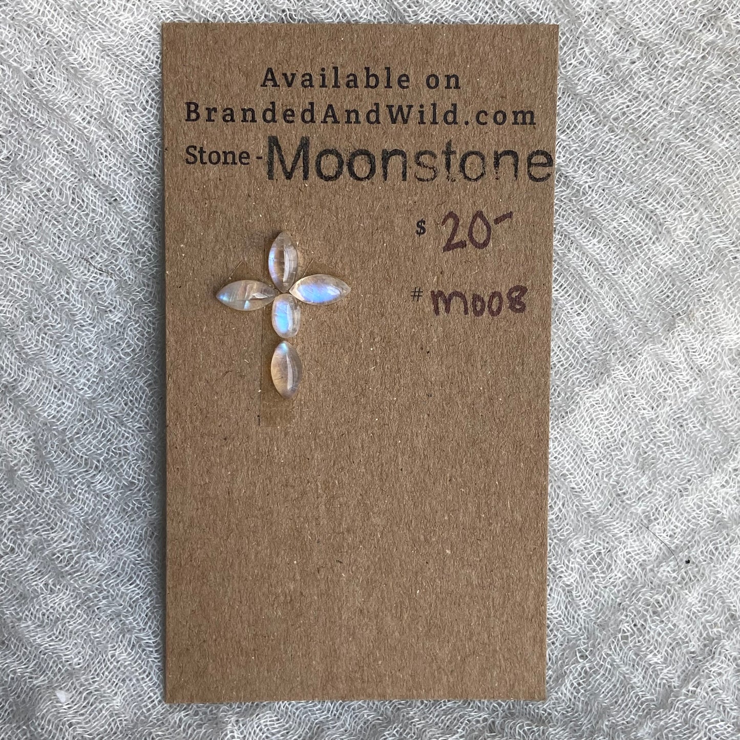 Moonstone cabochon - M008