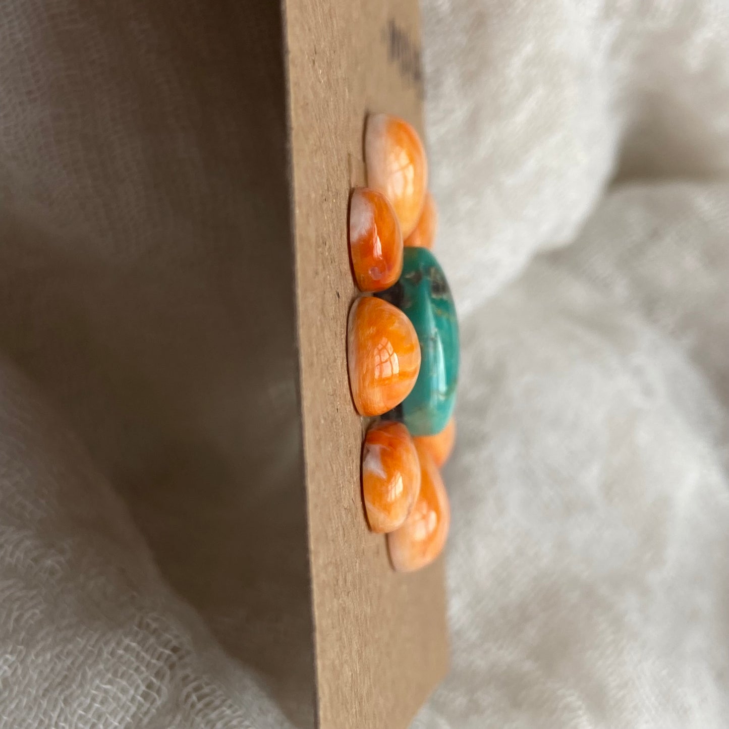 Oyster Shell / Fox Turquoise Cabochon - MIX143