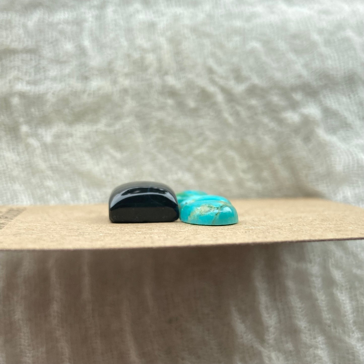 Kingman / Black Onyx Cabochon - MIX102