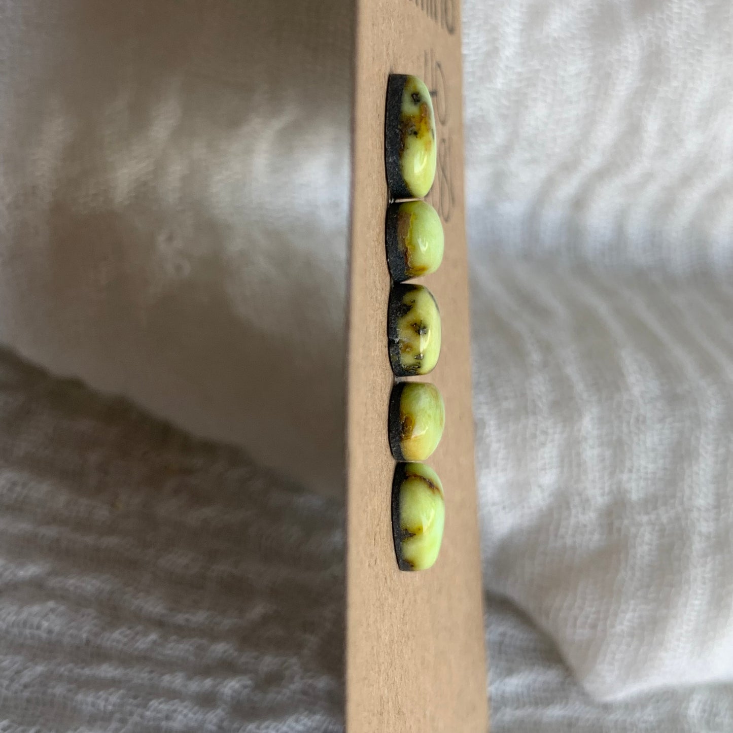 Palomino Cabochon - P081