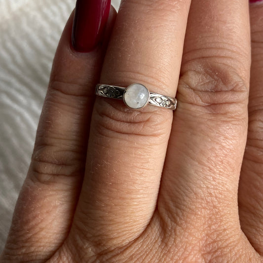 Sterling Silver Ring - R124 Size - 7