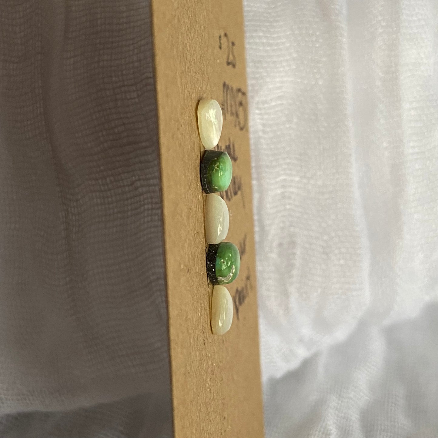 Mother of Pearl / Verde Valley Cabochon - MIX137