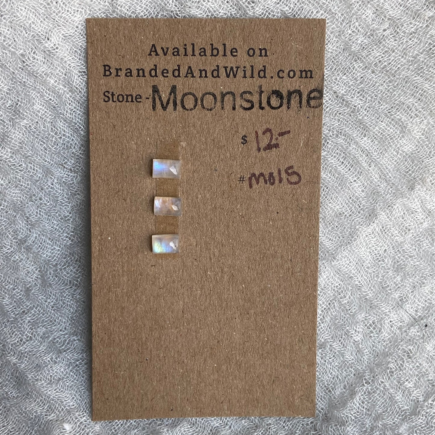 Moonstone cabochon - M015