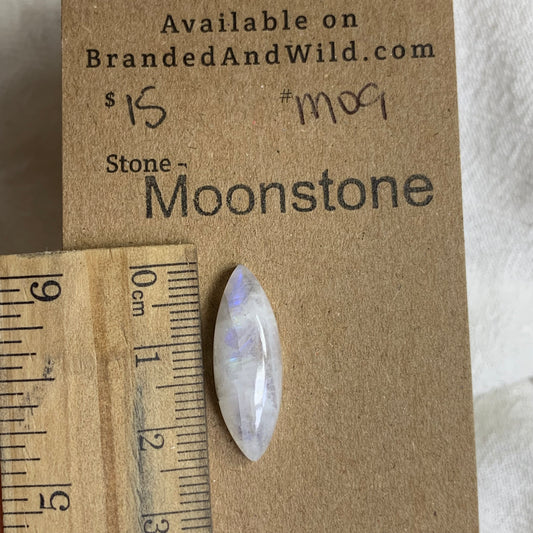 Moonstone Cabochon - MS09 DF7210BC-8DFC-48F8-B5A2-65CF5BF71A0B Brandedandwild.com