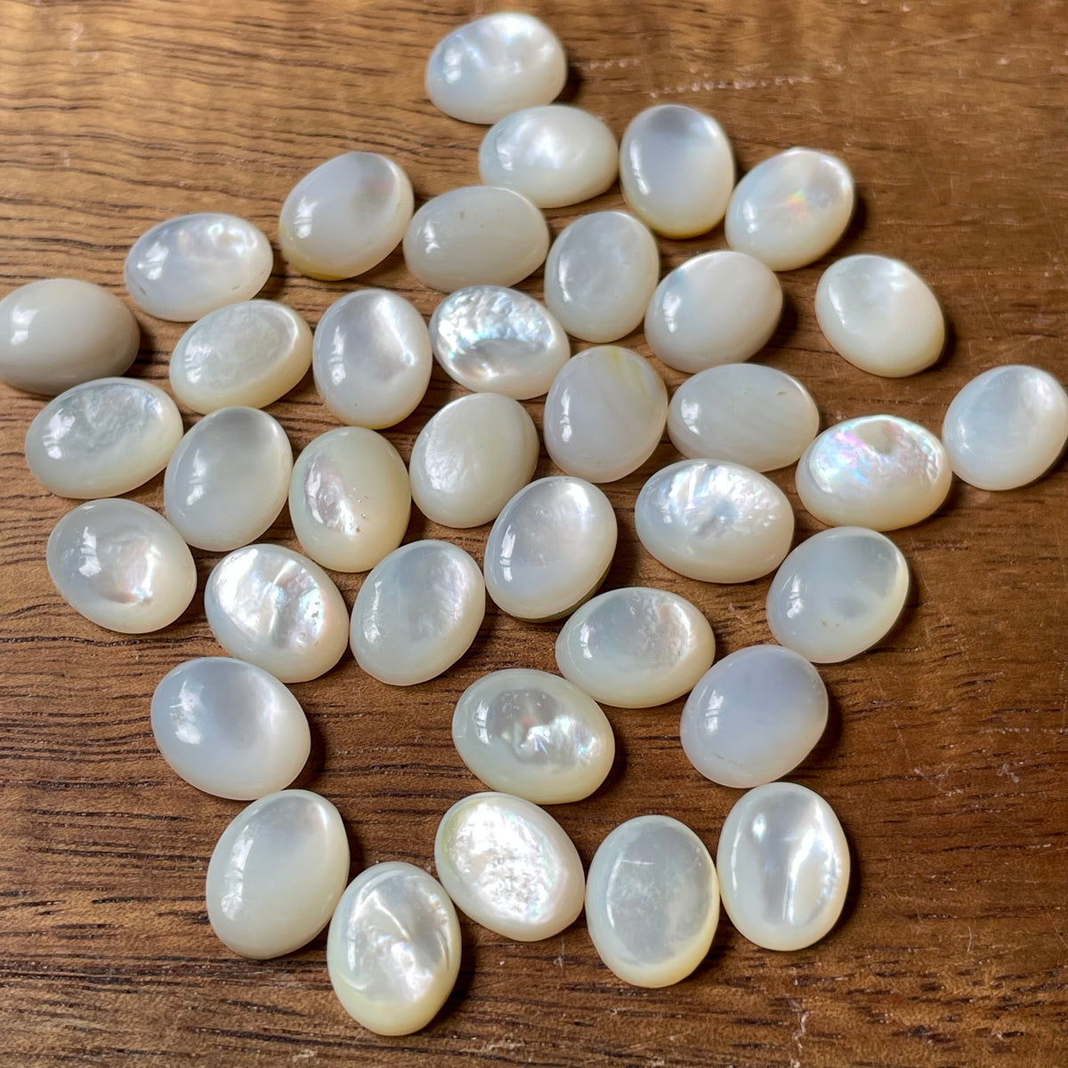 Mother of Pearl 7x9 Oval
