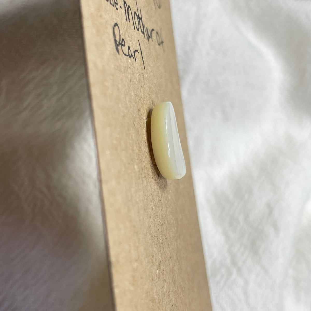 Mother of pearl cabochon - MP04