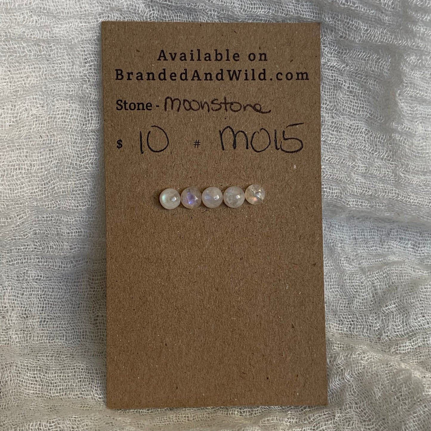 Moonstone cabochon M015