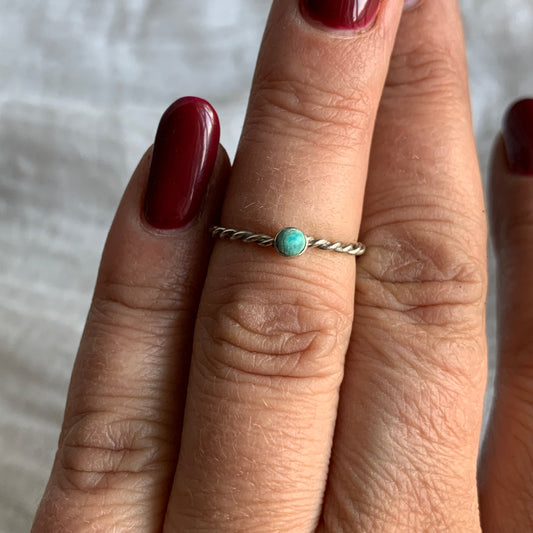 Sterling Silver Ring - R30  Size - 5