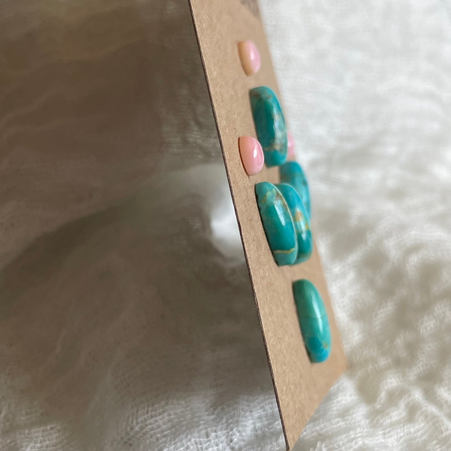 Pink Conch / Kingman Turquoise Cabochon - PK13