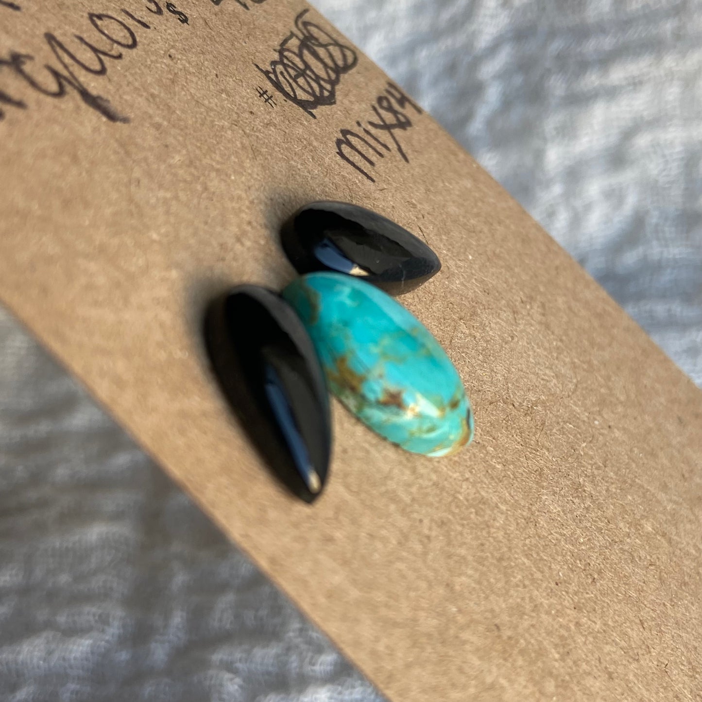 Kingman Turquoise / Black Onyx Cabochon - MIX84