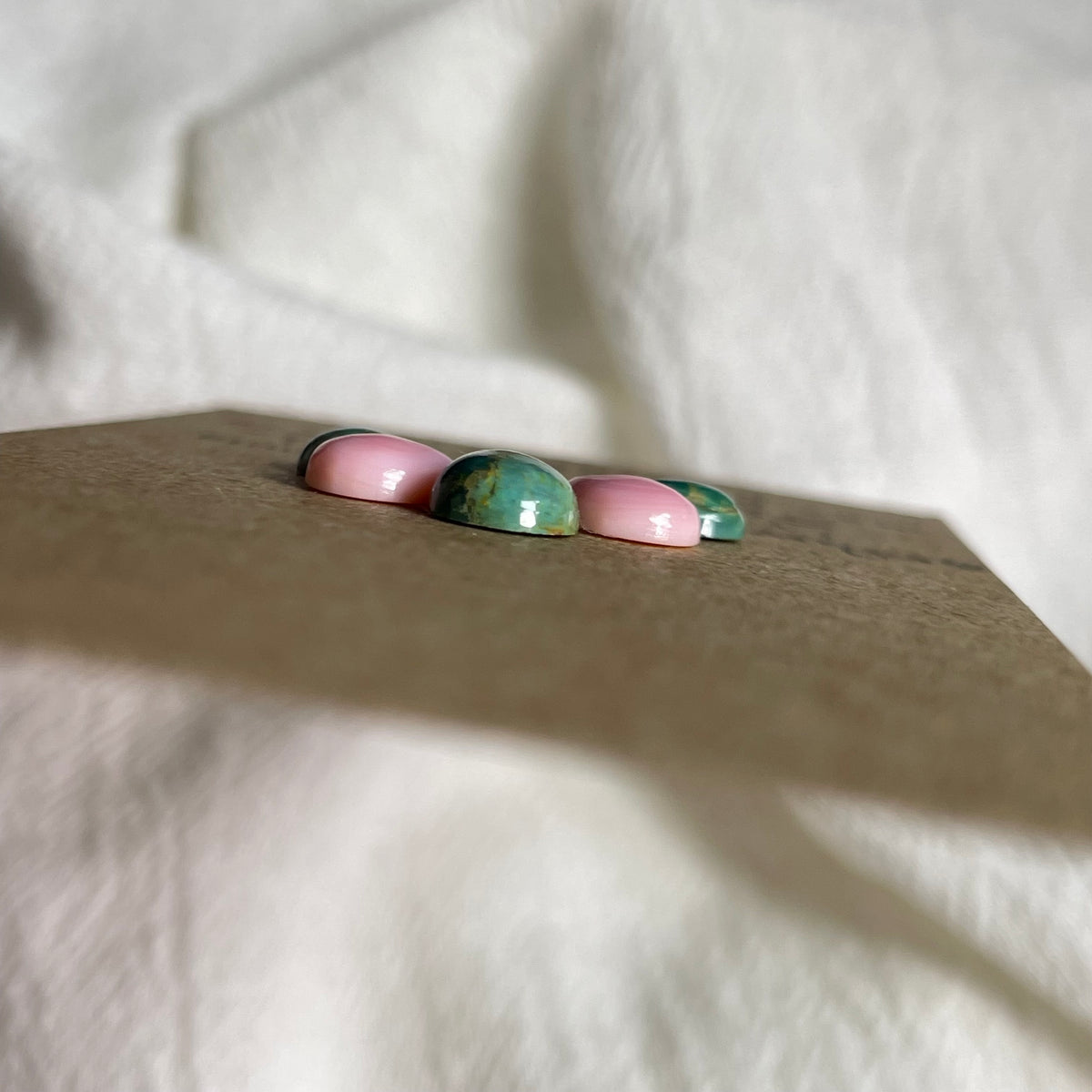 Pink Conch / Kingman Turquoise Cabochon - PK61