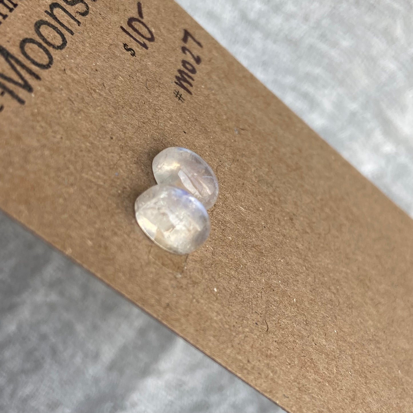 Moonstone cabochon - M027