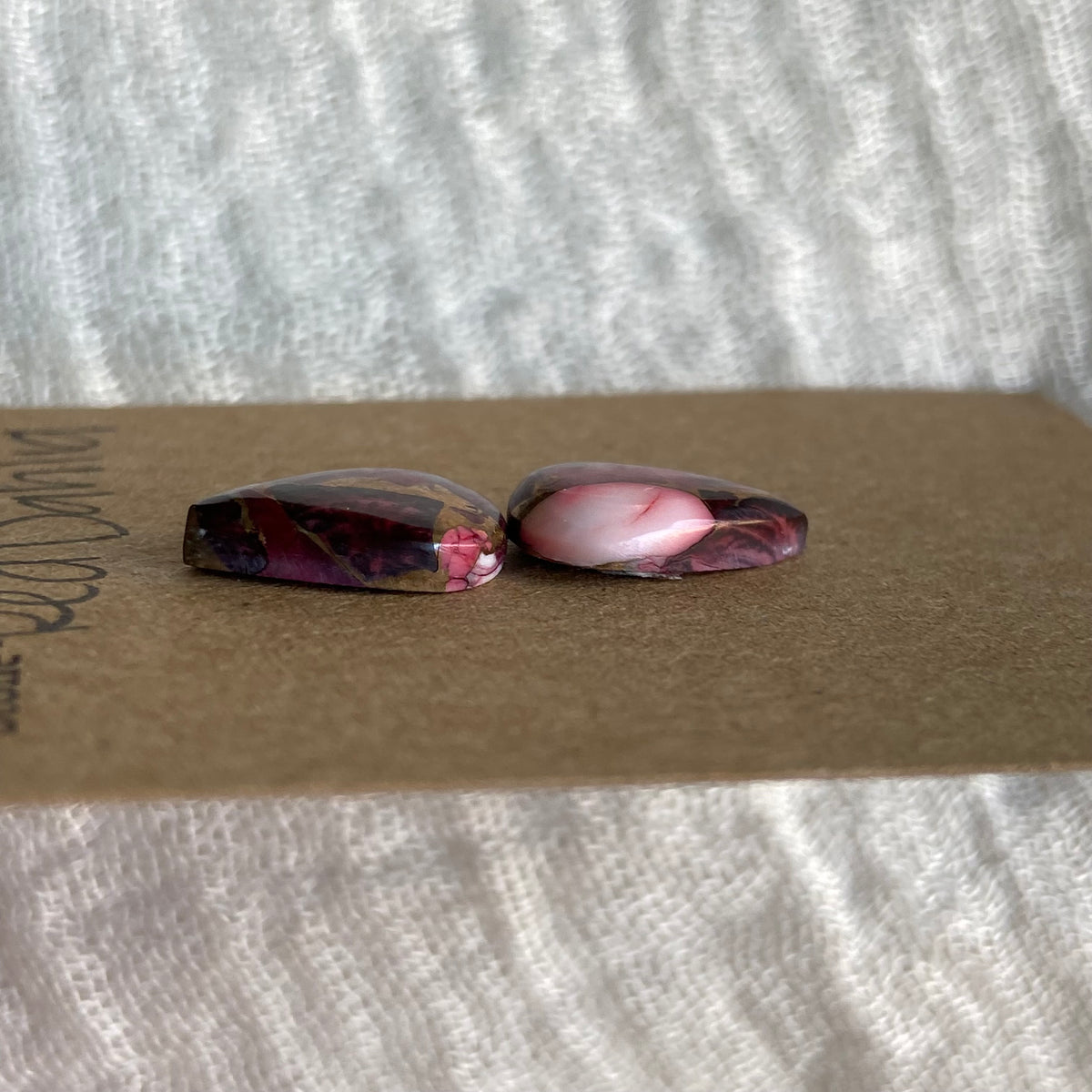 Red Dahlia Cabochon - RD67