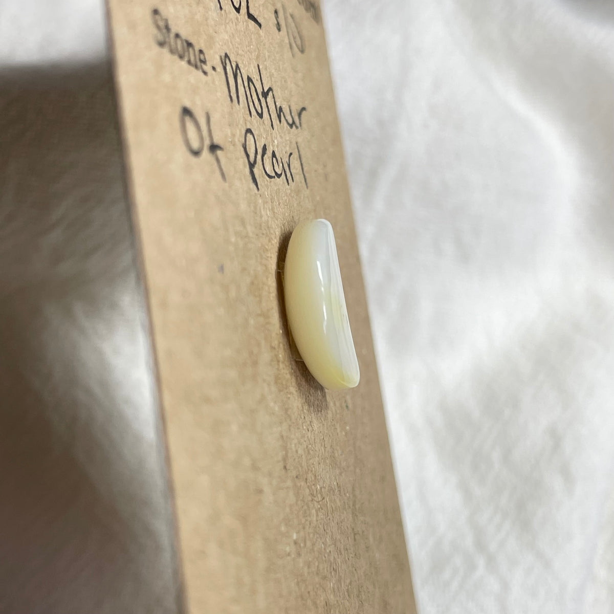 Mother of pearl cabochon - MP02