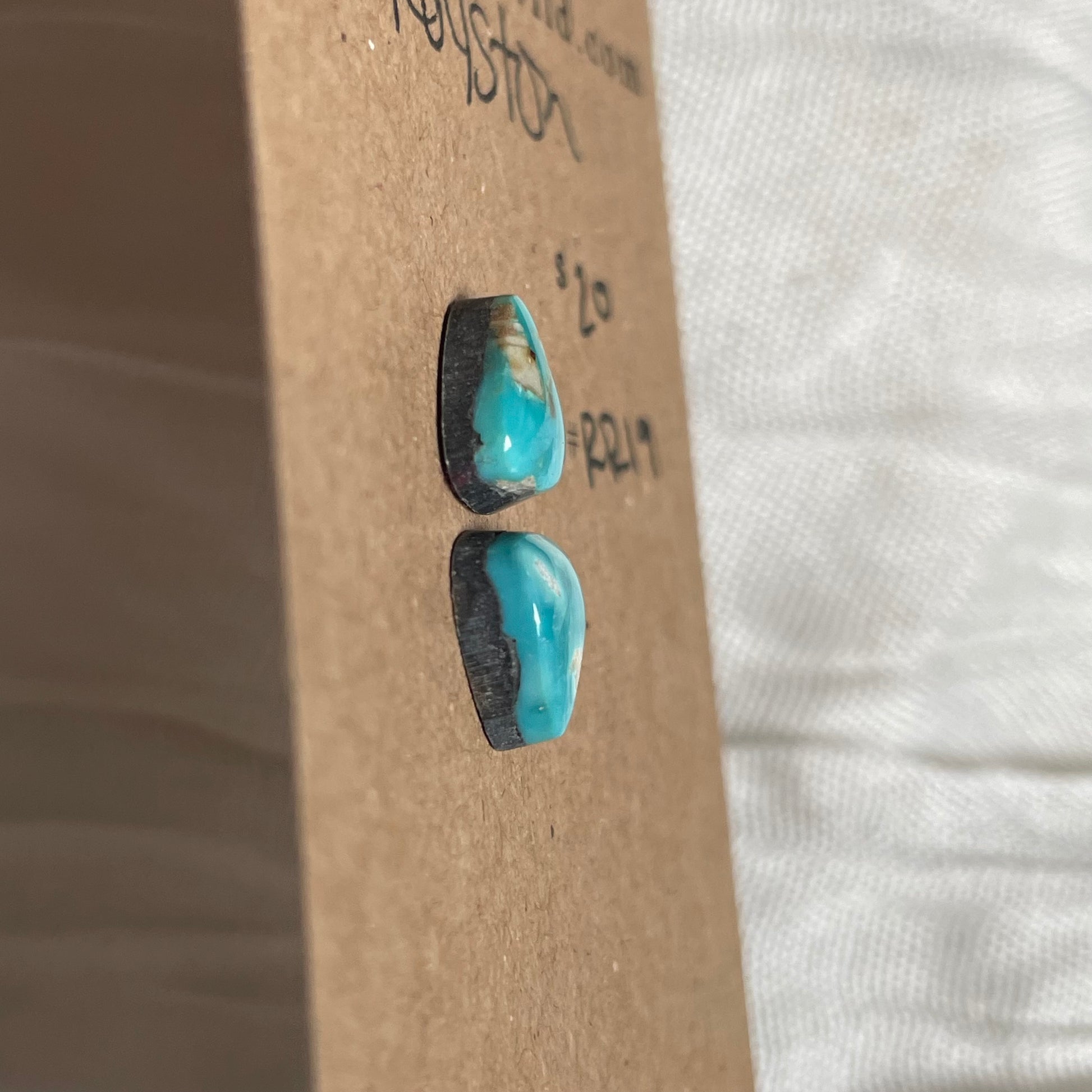 Royston Ribbon Turquoise Cabochon RR19 F6FDD8B8-EC2D-49C4-AD3F-441B2098D07E Brandedandwild.com