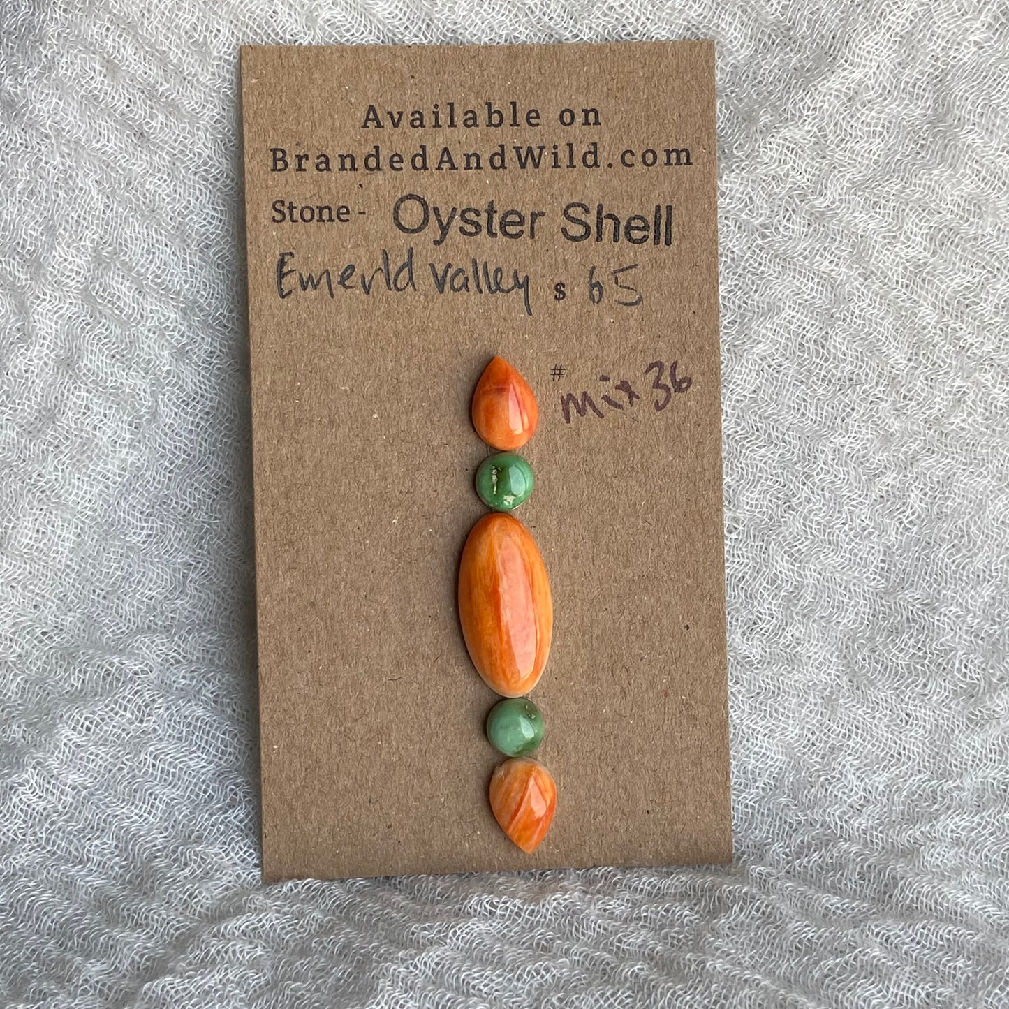 Oyster Shell - Emerald Valley Cabochon - MIX36