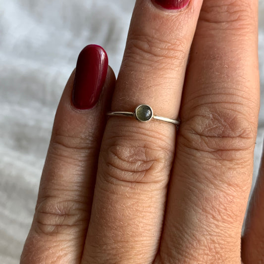 Sterling Silver Ring - R32  Size - 6