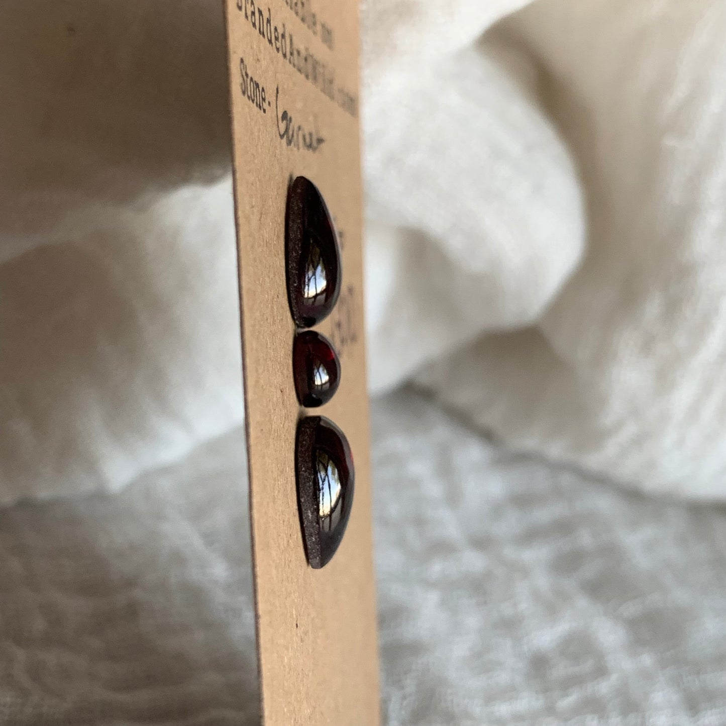 Garnet Cabochon - G010