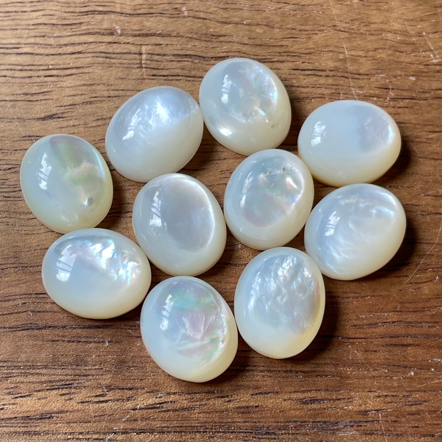 Mother of Pearl 10x12 Oval