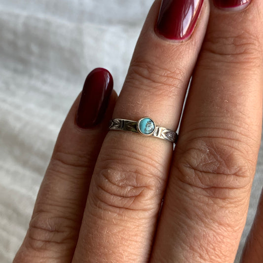 Sterling Silver Ring - R29  Size - 5